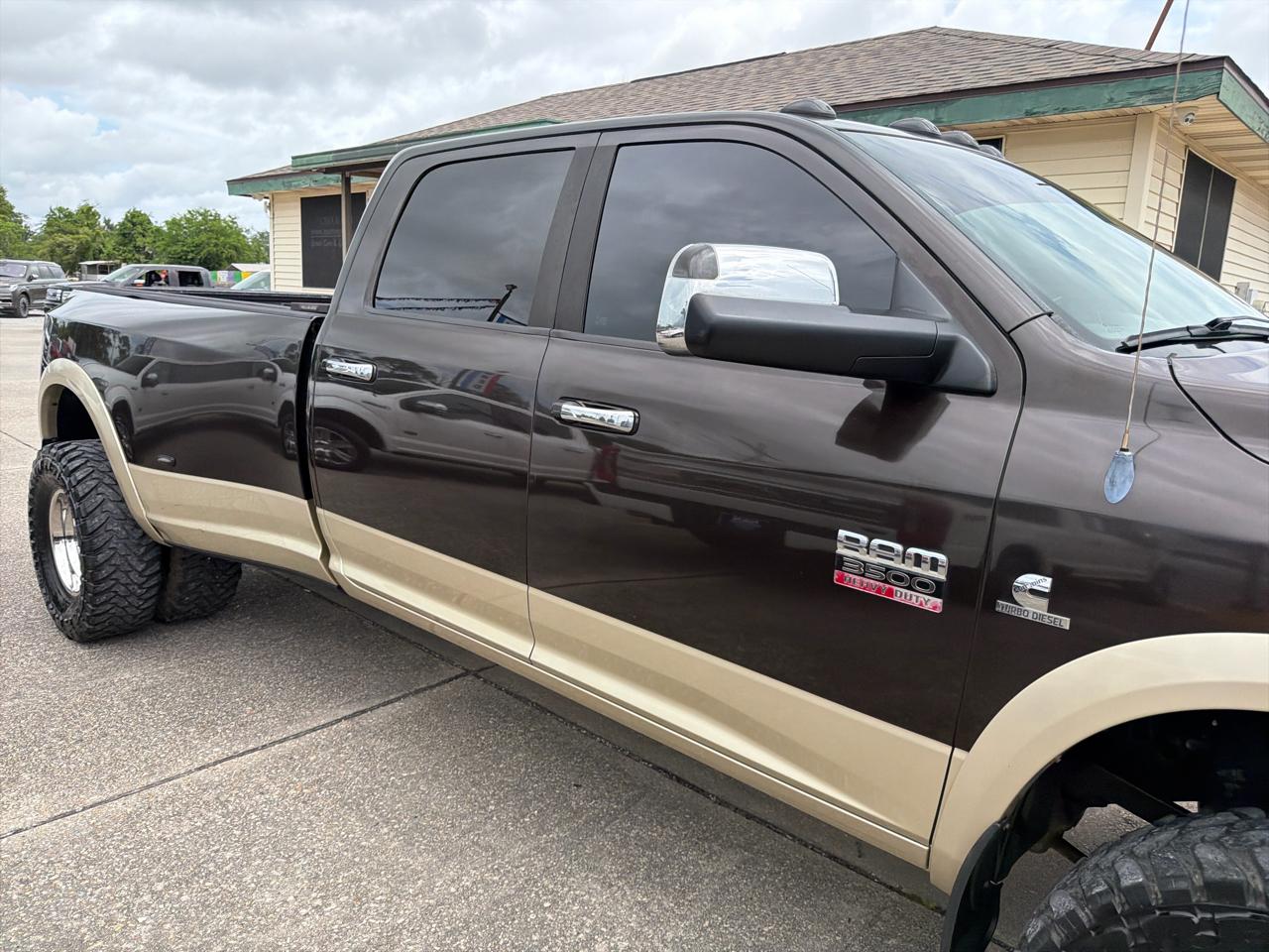 RAM 3500 Laramie 4x4 Crew Cab 8' Box 2011