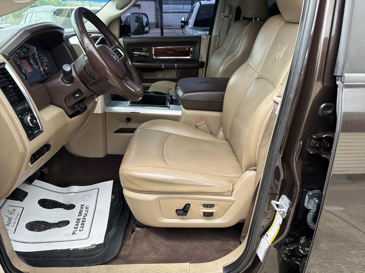 RAM 3500 Laramie 4x4 Crew Cab 8' Box 2011