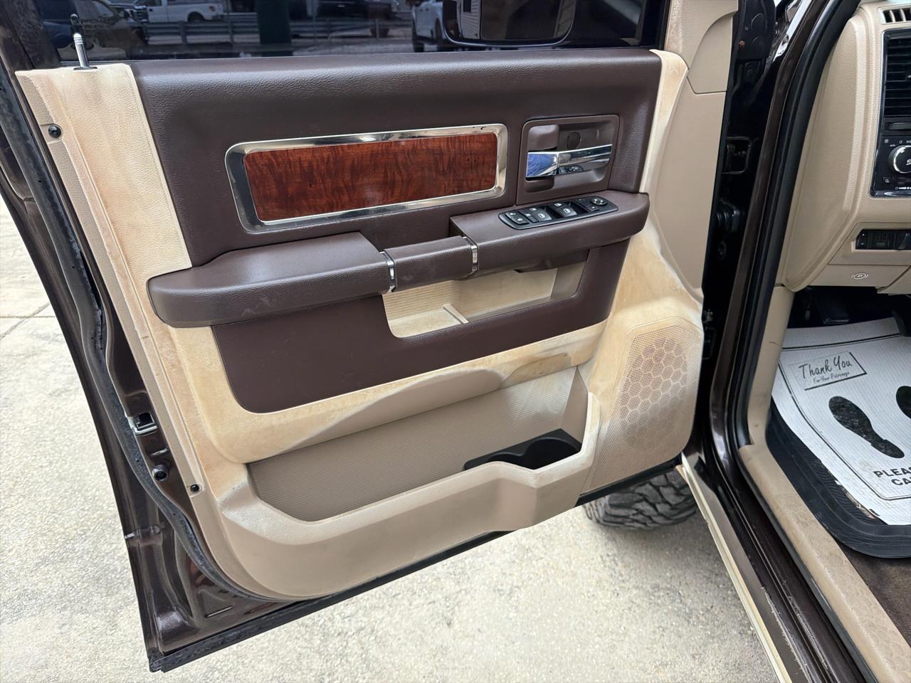 RAM 3500 Laramie 4x4 Crew Cab 8' Box 2011