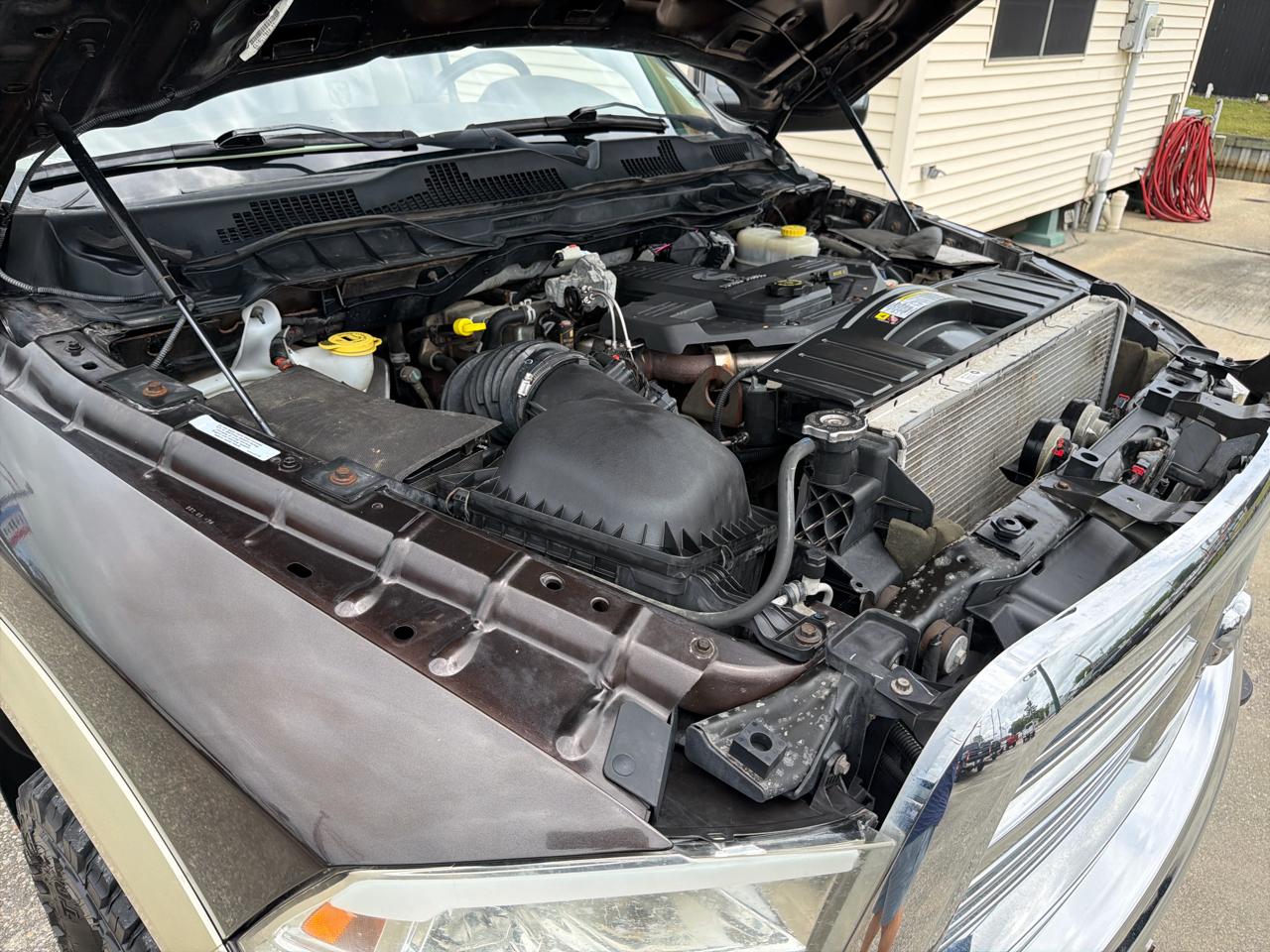 RAM 3500 Laramie 4x4 Crew Cab 8' Box 2011