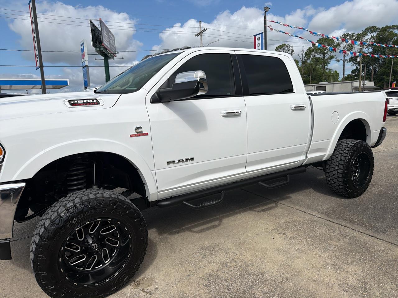 RAM 2500 Laramie Crew Cab SWB 4WD 2021