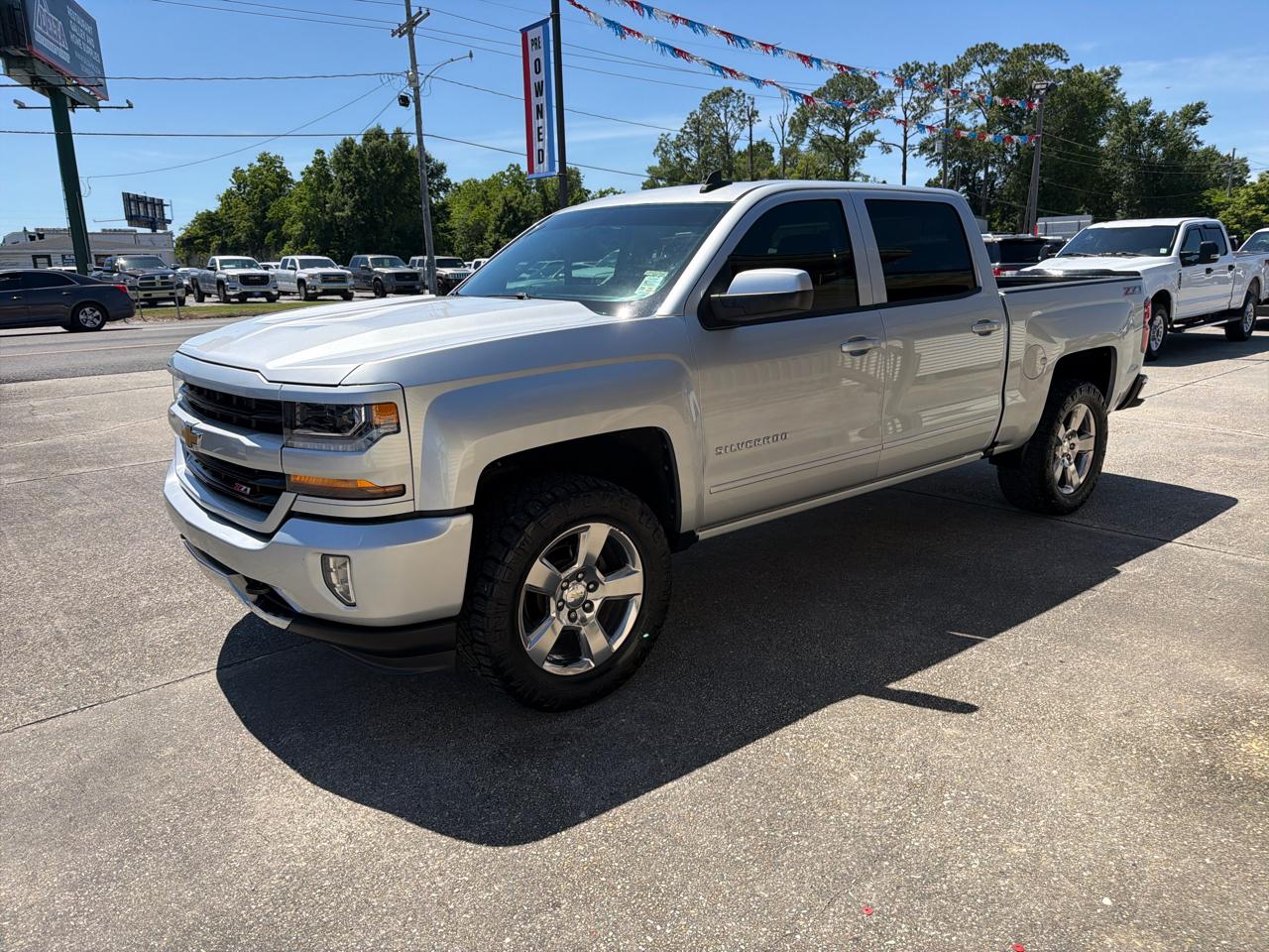 Chevrolet Silverado 1500 Crew Cab 143.5" WB 4WD Z71 2017