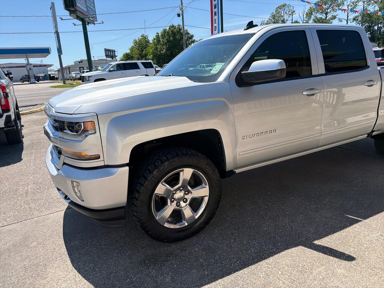 Chevrolet Silverado 1500 Crew Cab 143.5" WB 4WD Z71 2017
