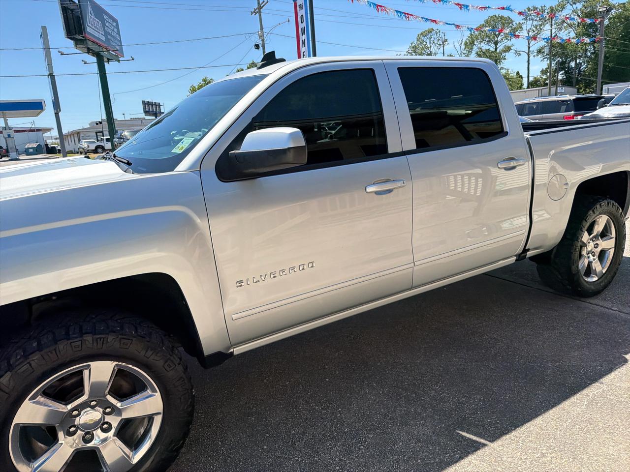 Chevrolet Silverado 1500 Crew Cab 143.5" WB 4WD Z71 2017