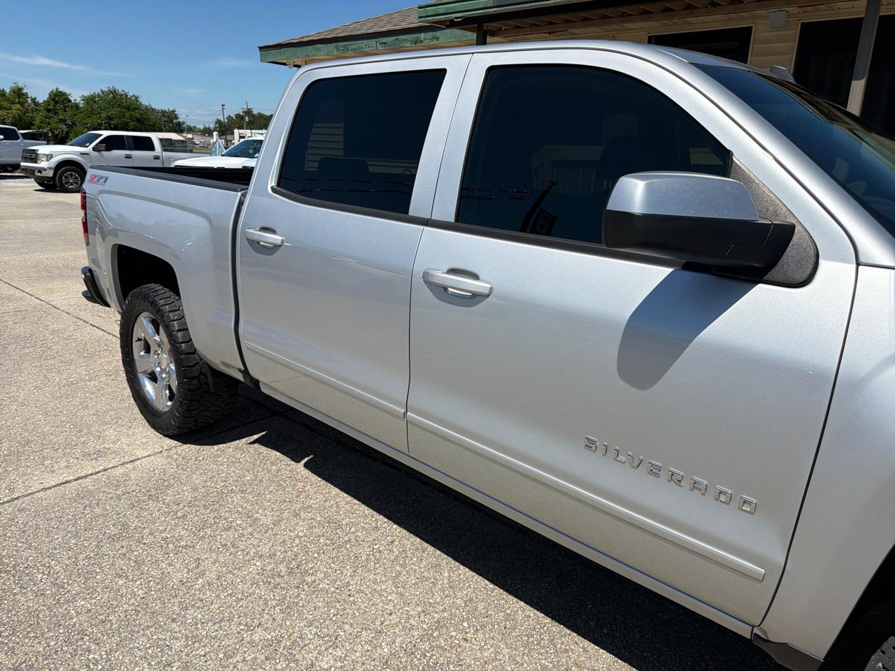 Chevrolet Silverado 1500 Crew Cab 143.5" WB 4WD Z71 2017