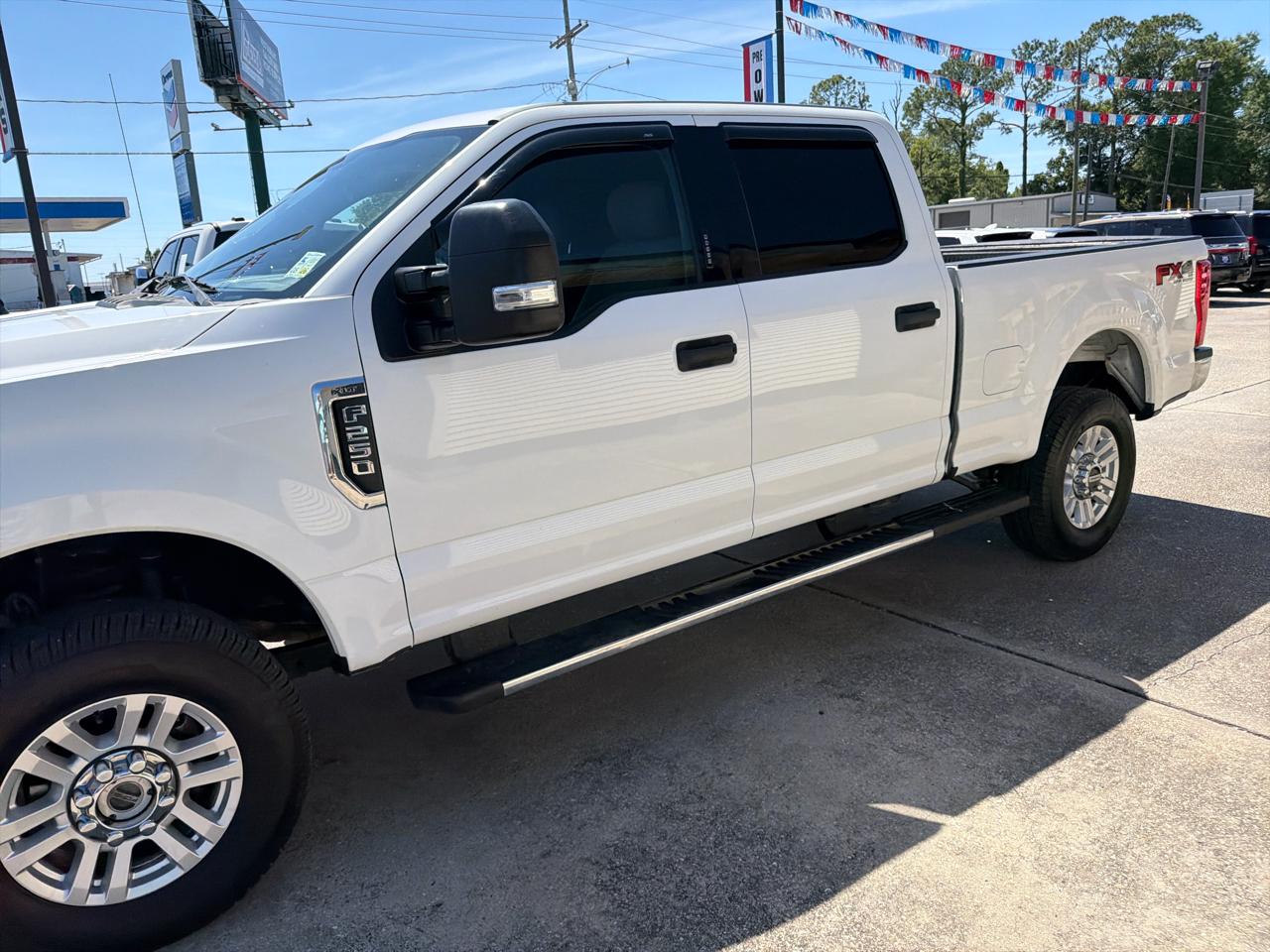 Ford F-250 SD XLT Crew Cab Short Bed 4WD 2019