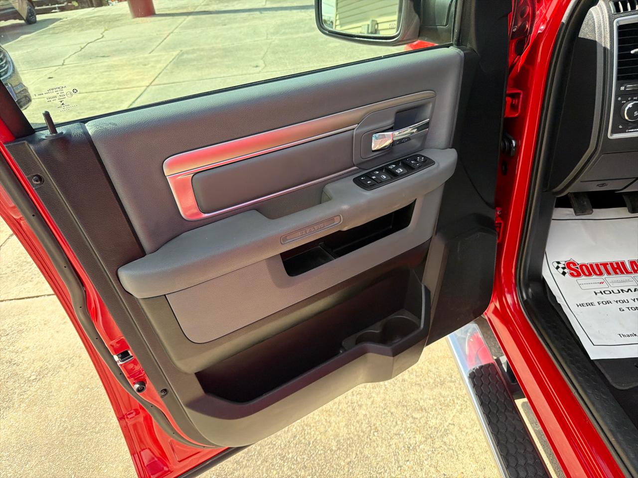 RAM 1500 2WD Crew Cab 140.5" Big Horn 2015