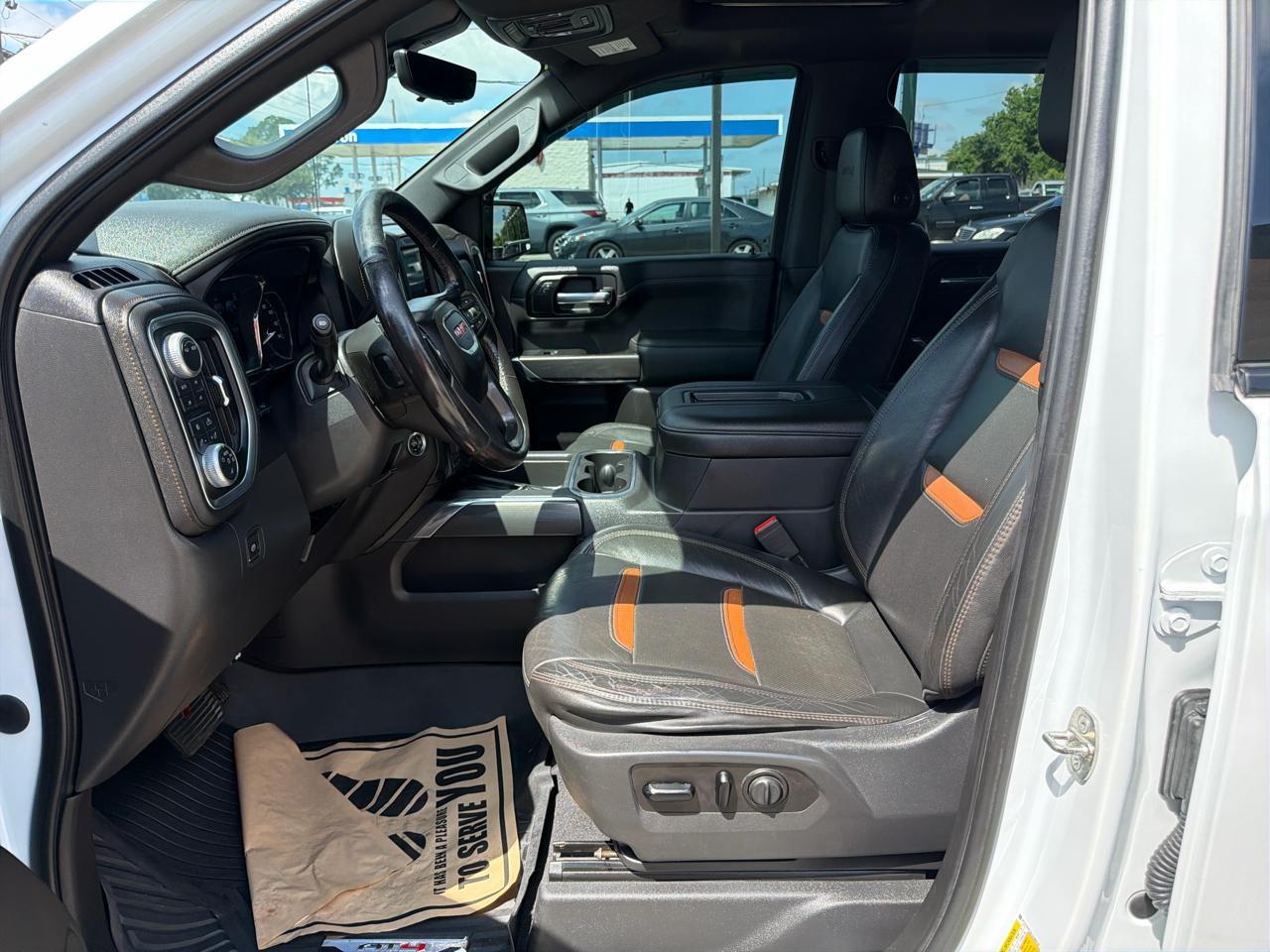 GMC Sierra 1500 AT4 Crew Cab Short Box 4WD 2020
