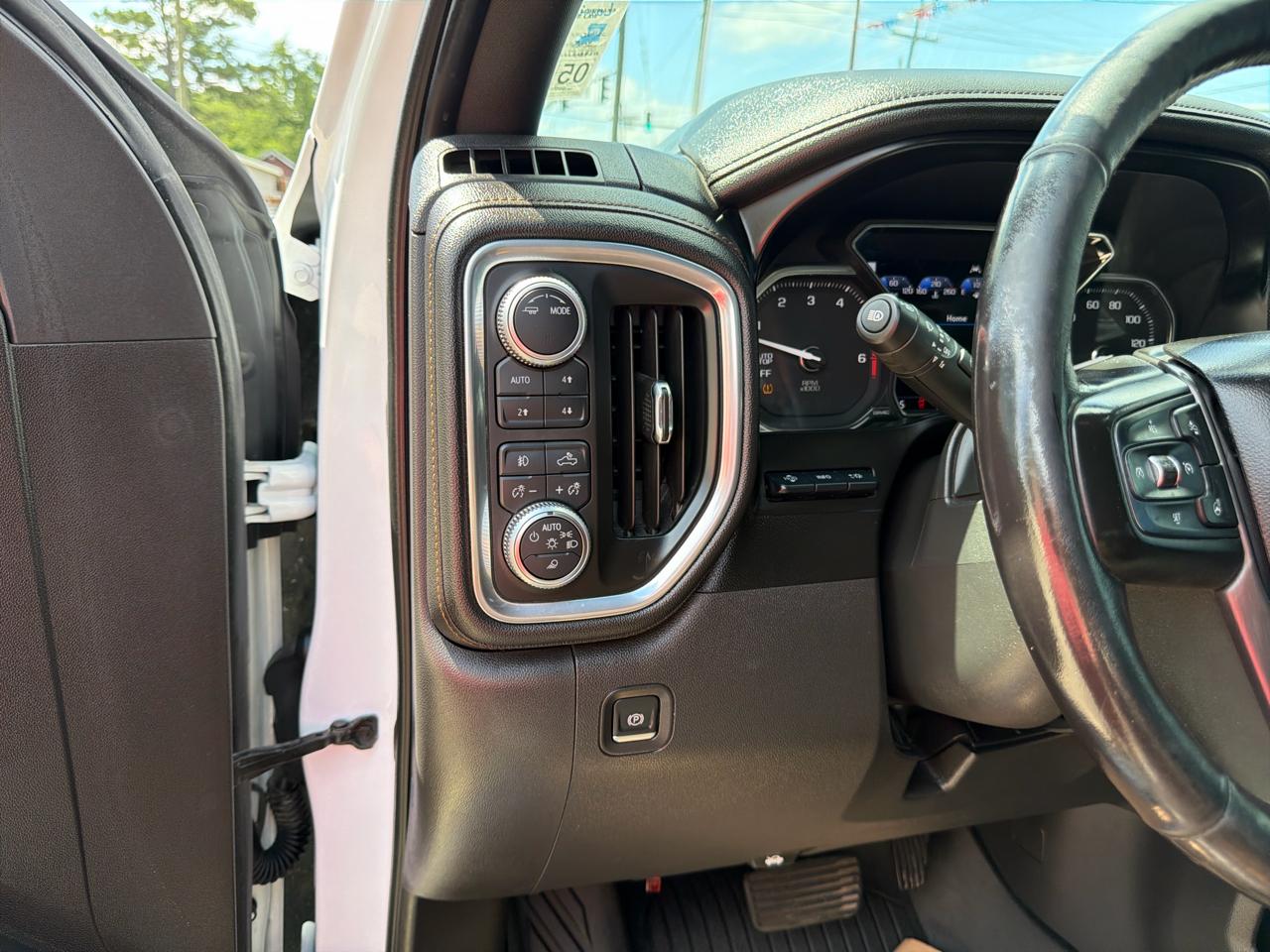 GMC Sierra 1500 AT4 Crew Cab Short Box 4WD 2020