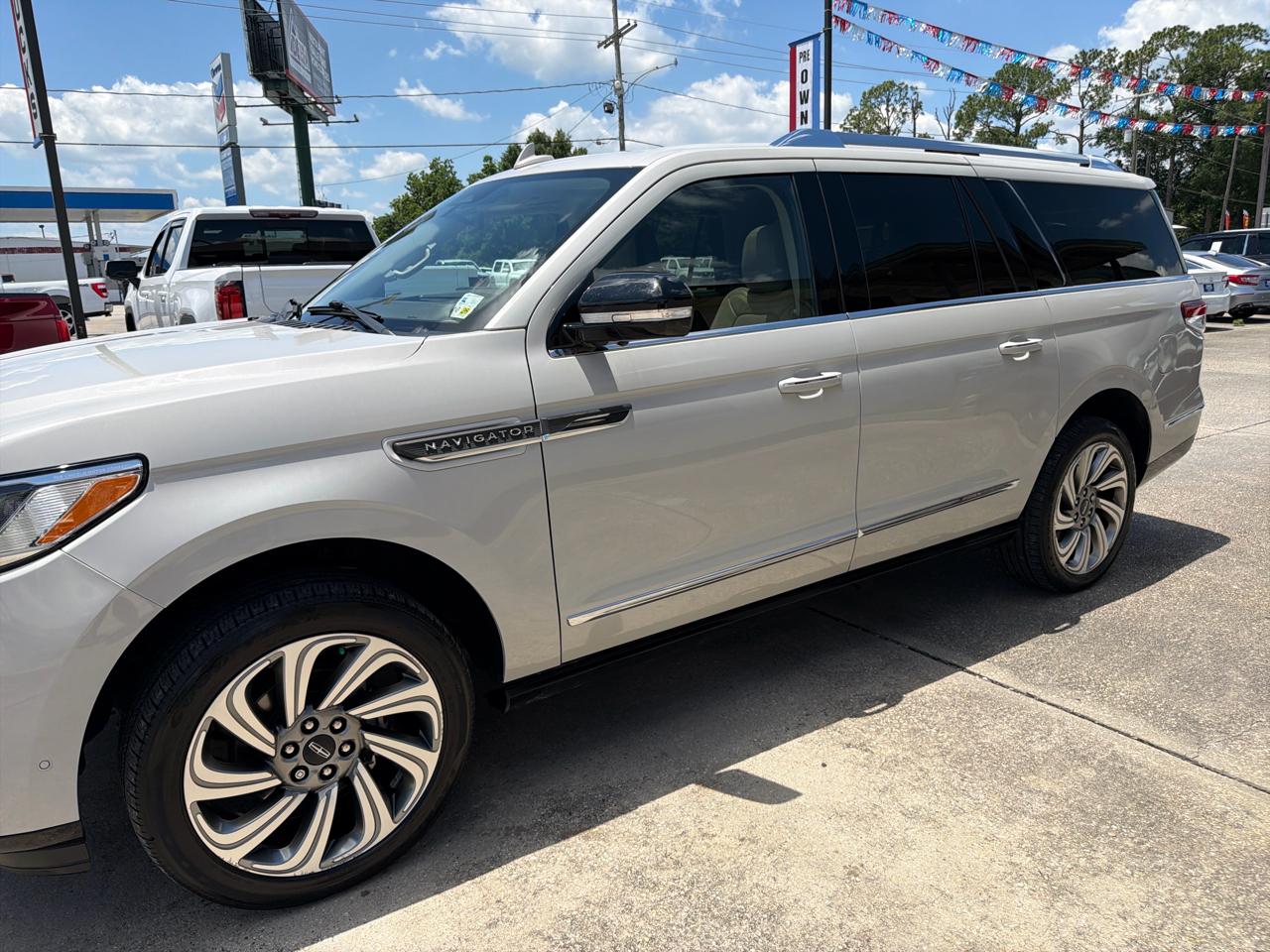 Lincoln Navigator L Reserve 2WD 2022