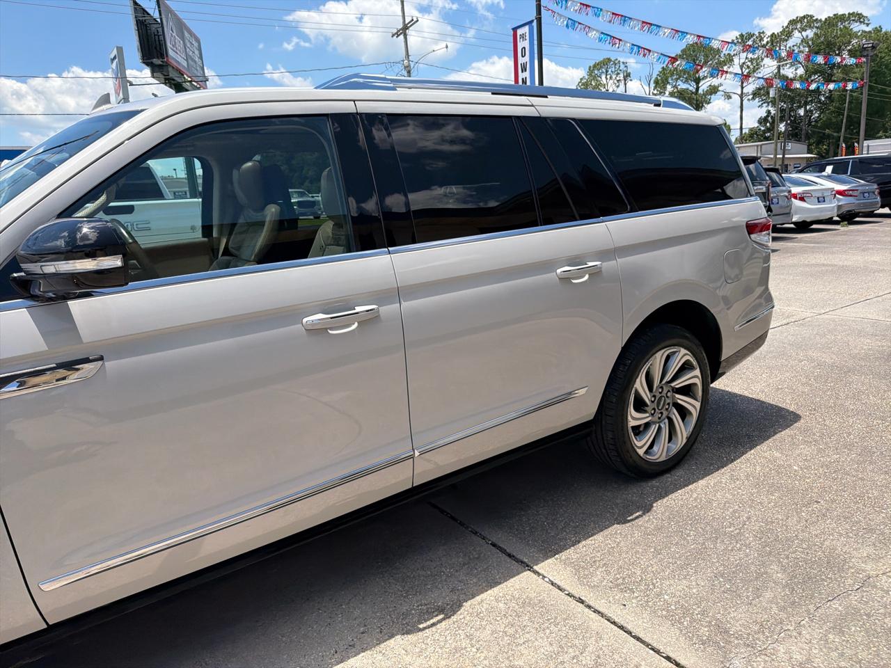 Lincoln Navigator L Reserve 2WD 2022