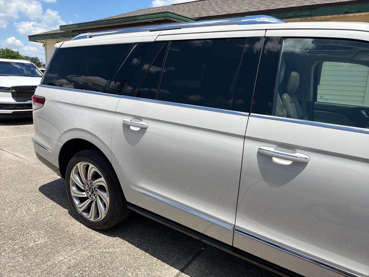 Lincoln Navigator L Reserve 2WD 2022