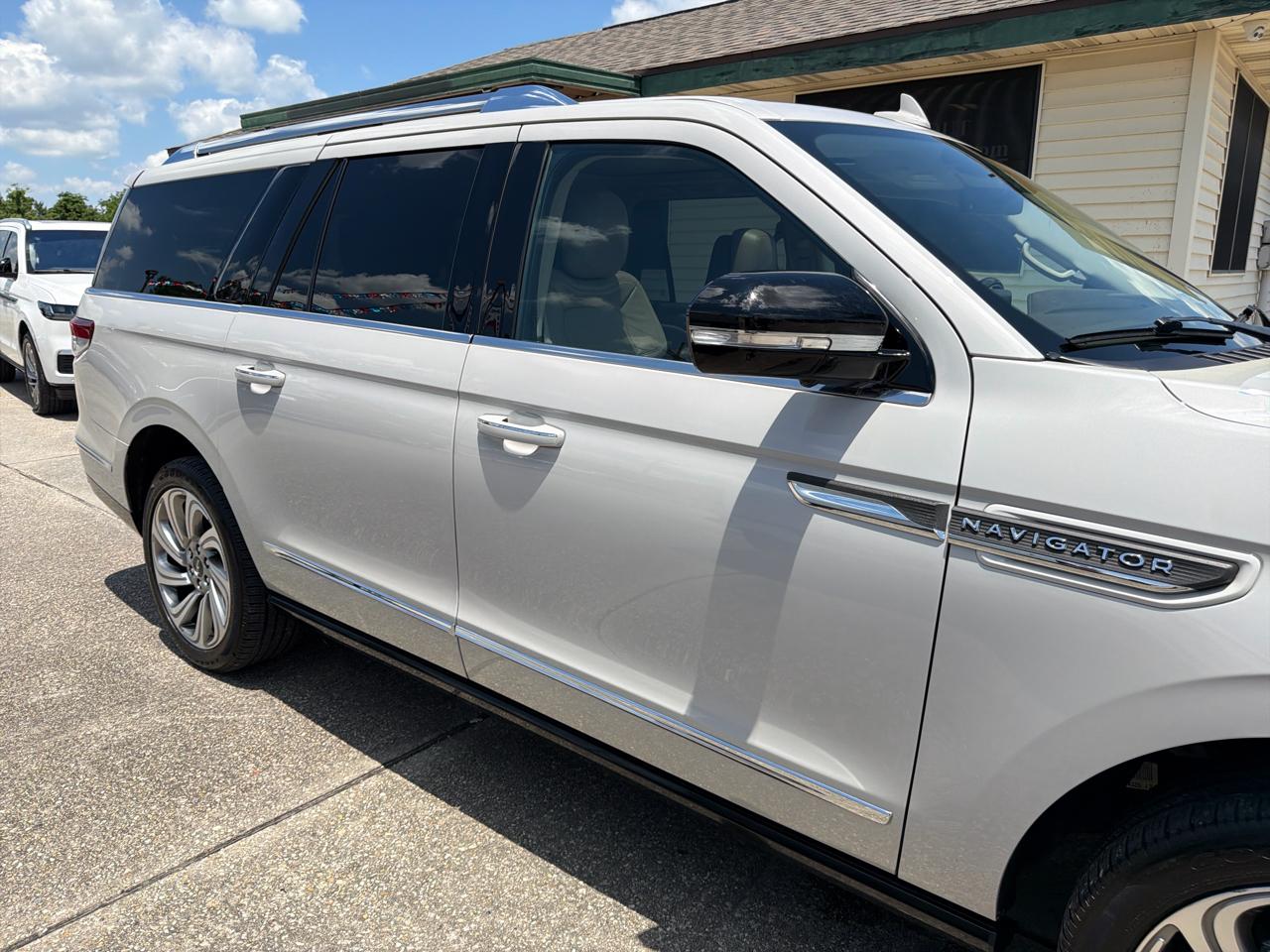 Lincoln Navigator L Reserve 2WD 2022