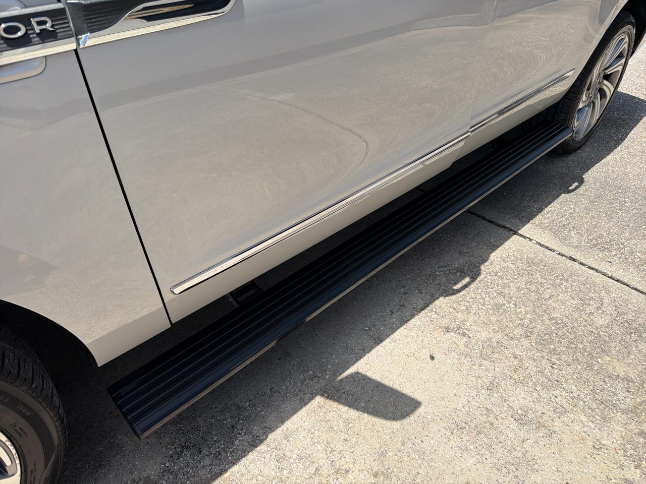Lincoln Navigator L Reserve 2WD 2022