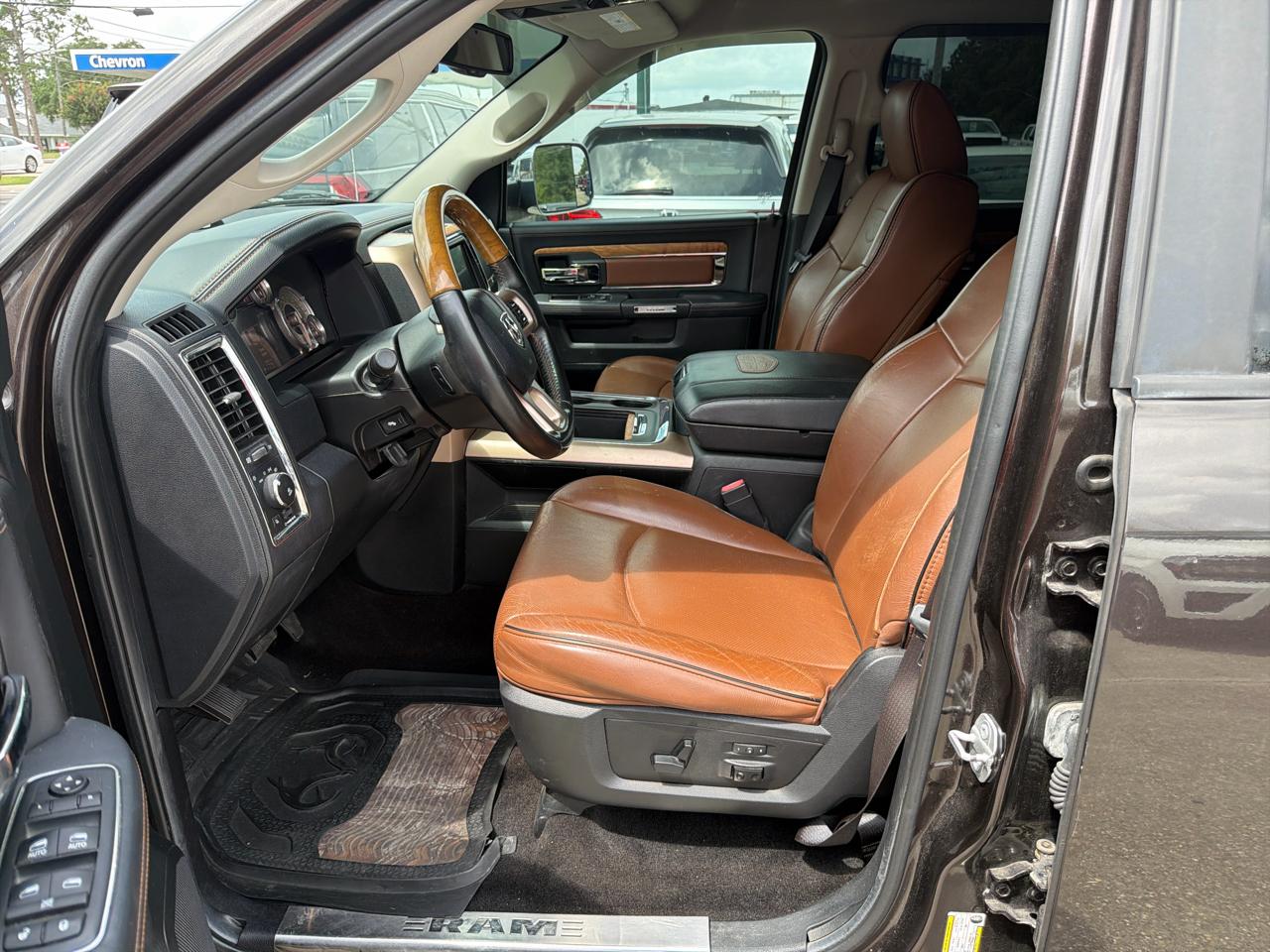 RAM 1500 Laramie Longhorn Crew Cab 4WD 2016