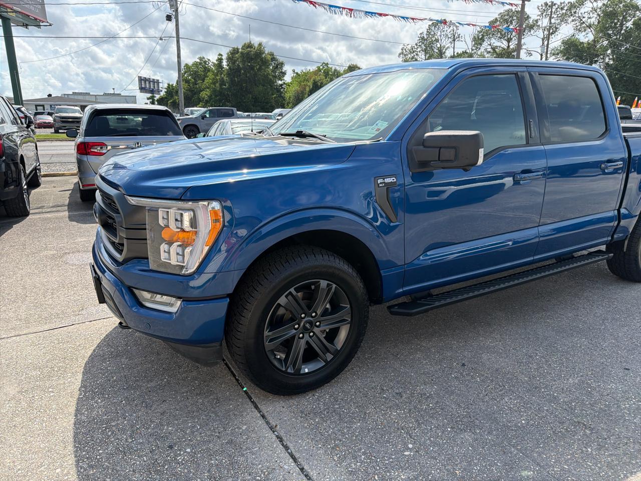 Ford F-150 XLT SuperCrew Short Bed 4WD 2023