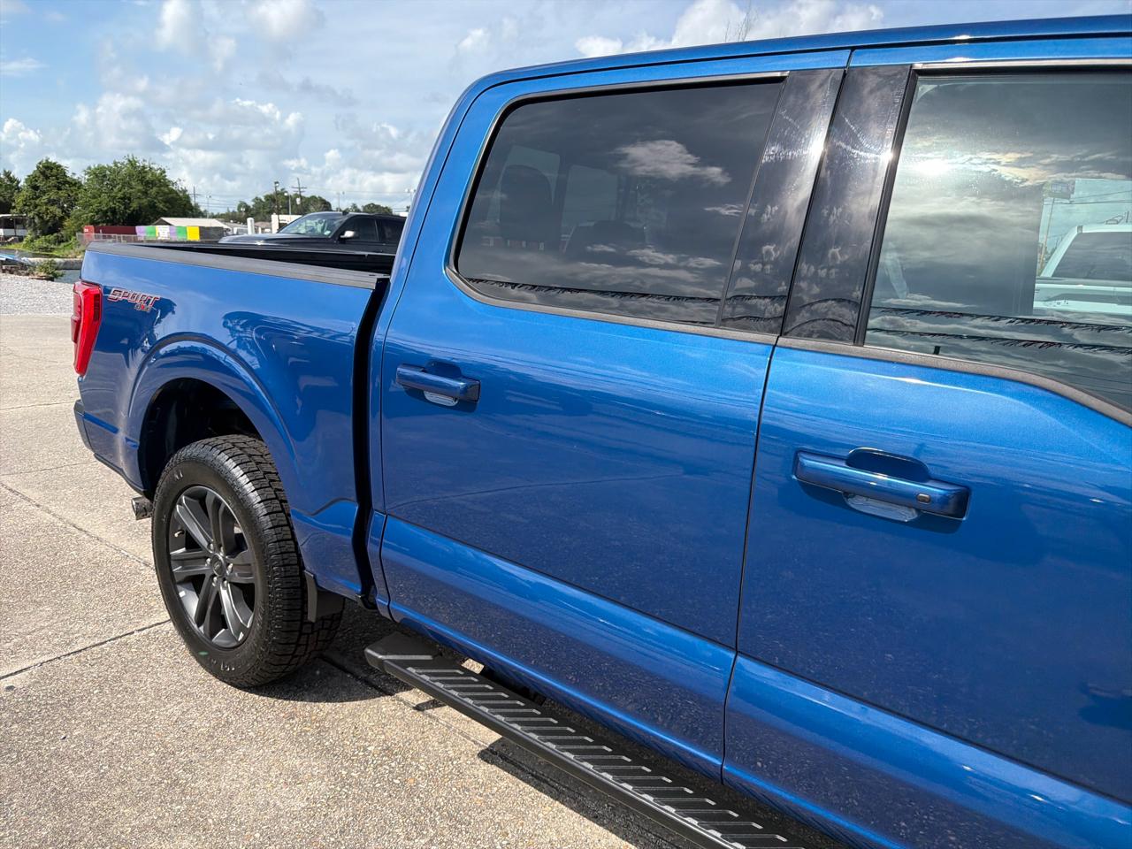 Ford F-150 XLT SuperCrew Short Bed 4WD 2023