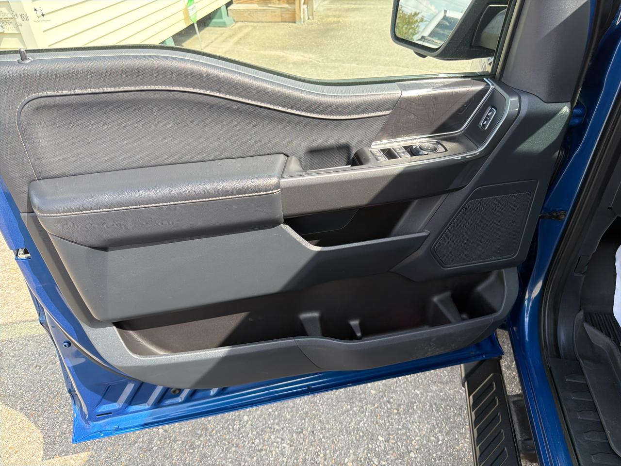 Ford F-150 XLT SuperCrew Short Bed 4WD 2023