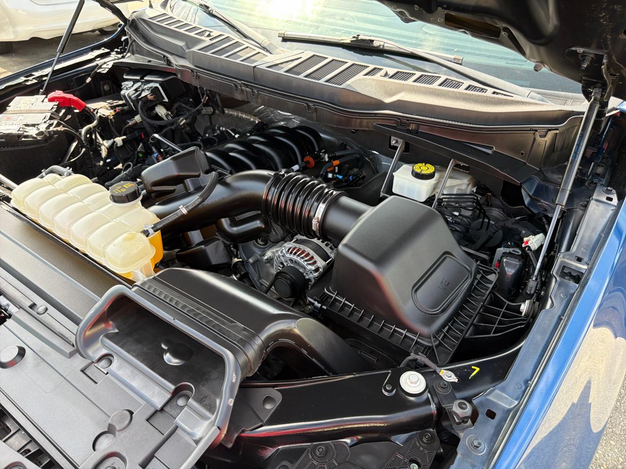 Ford F-150 XLT SuperCrew Short Bed 4WD 2023