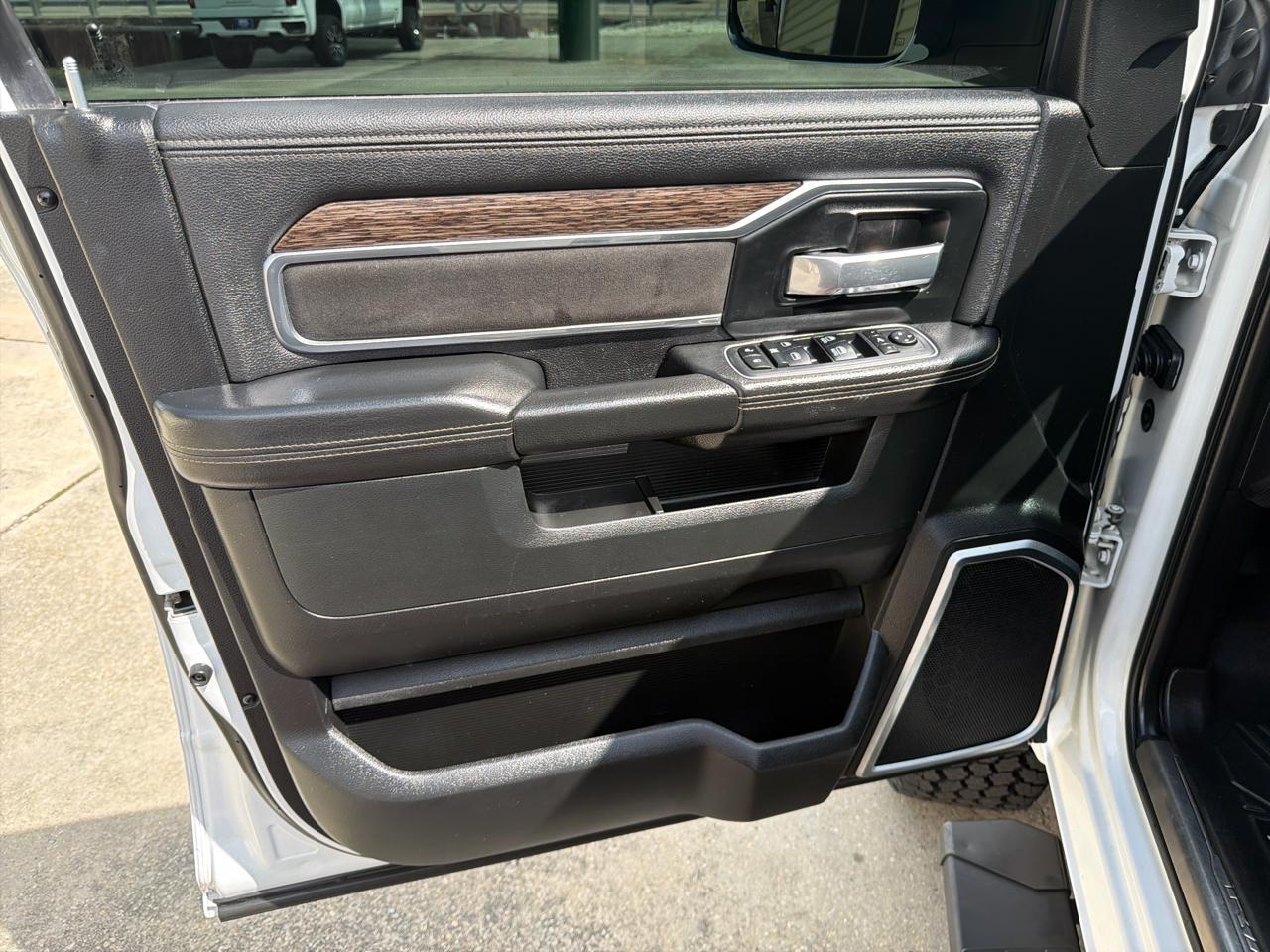 RAM 2500 Laramie Crew Cab SWB 4WD 2020