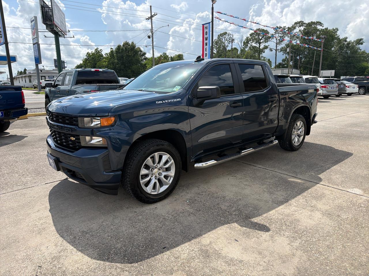 Chevrolet Silverado 1500 Custom Crew Cab 4WD SWB 2021