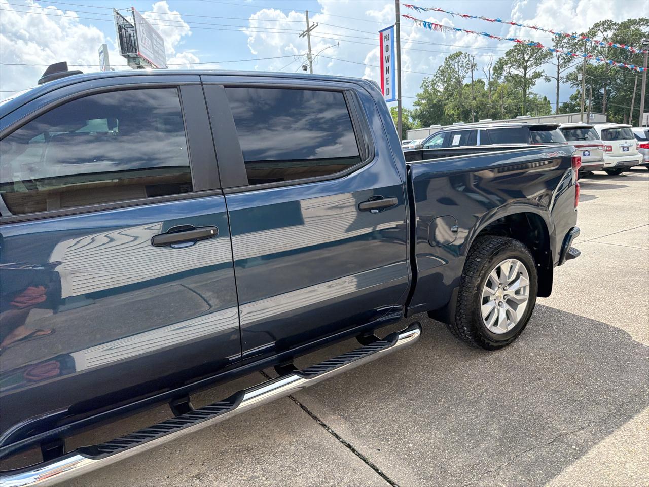 Chevrolet Silverado 1500 Custom Crew Cab 4WD SWB 2021