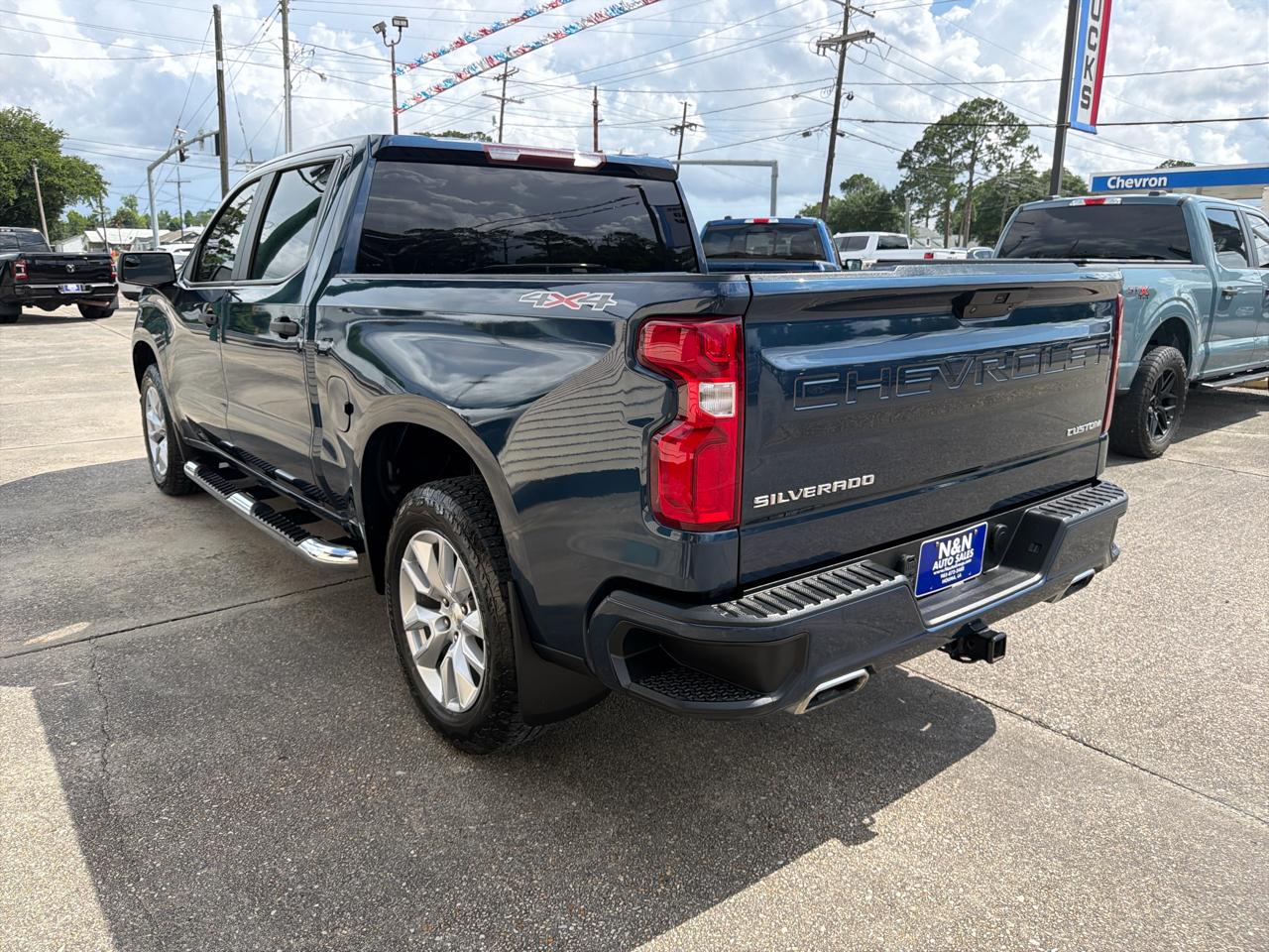Chevrolet Silverado 1500 Custom Crew Cab 4WD SWB 2021