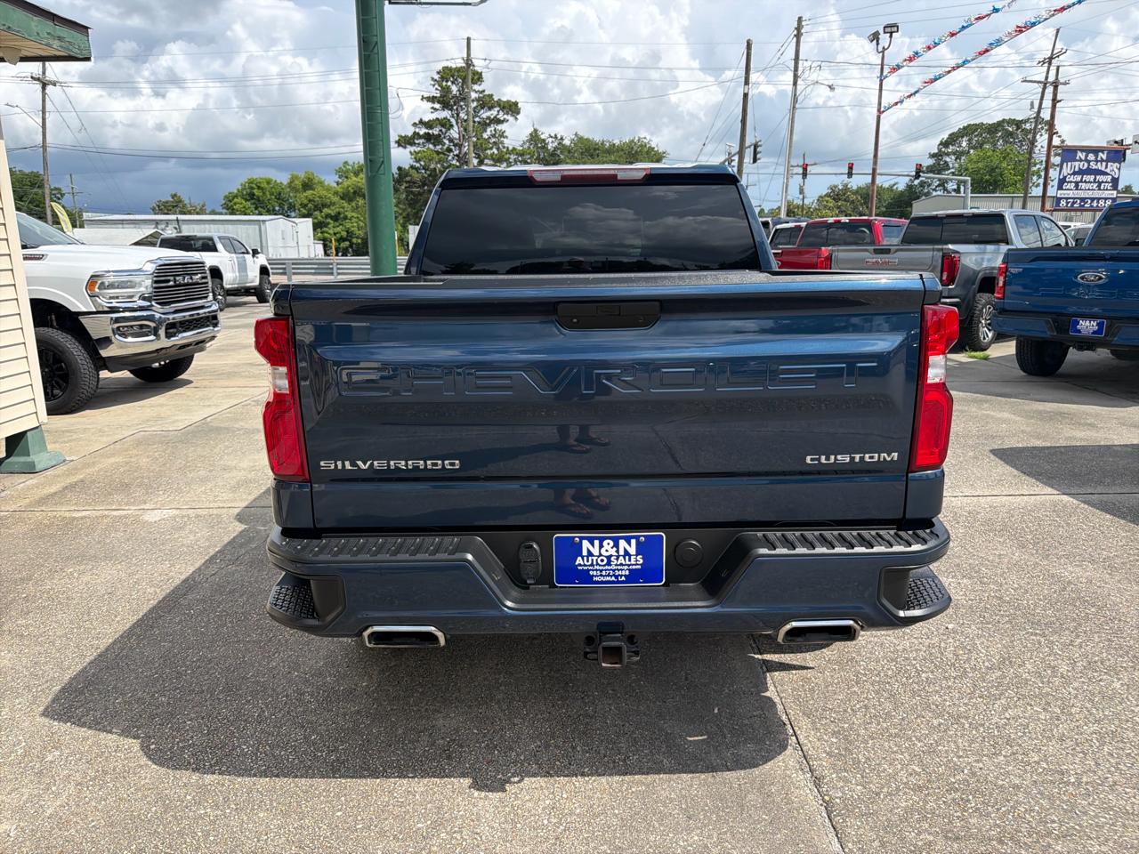 Chevrolet Silverado 1500 Custom Crew Cab 4WD SWB 2021