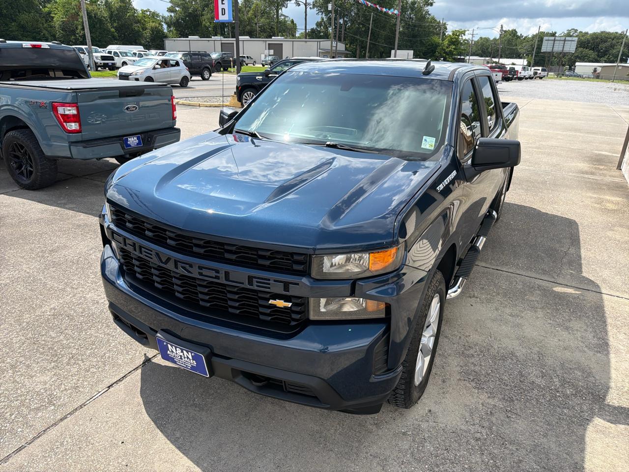 Chevrolet Silverado 1500 Custom Crew Cab 4WD SWB 2021