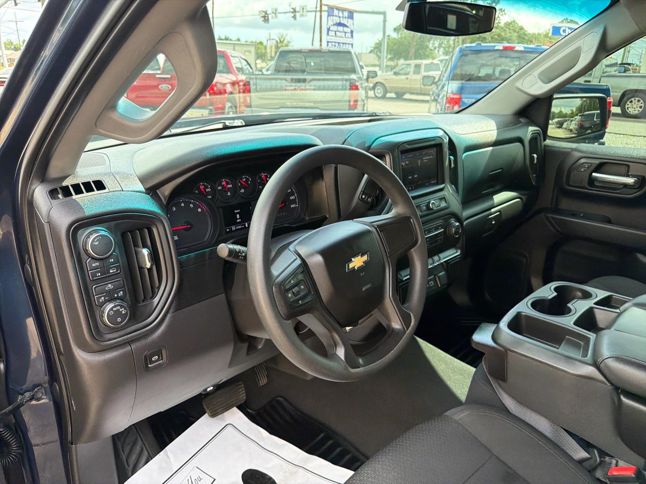 Chevrolet Silverado 1500 Custom Crew Cab 4WD SWB 2021
