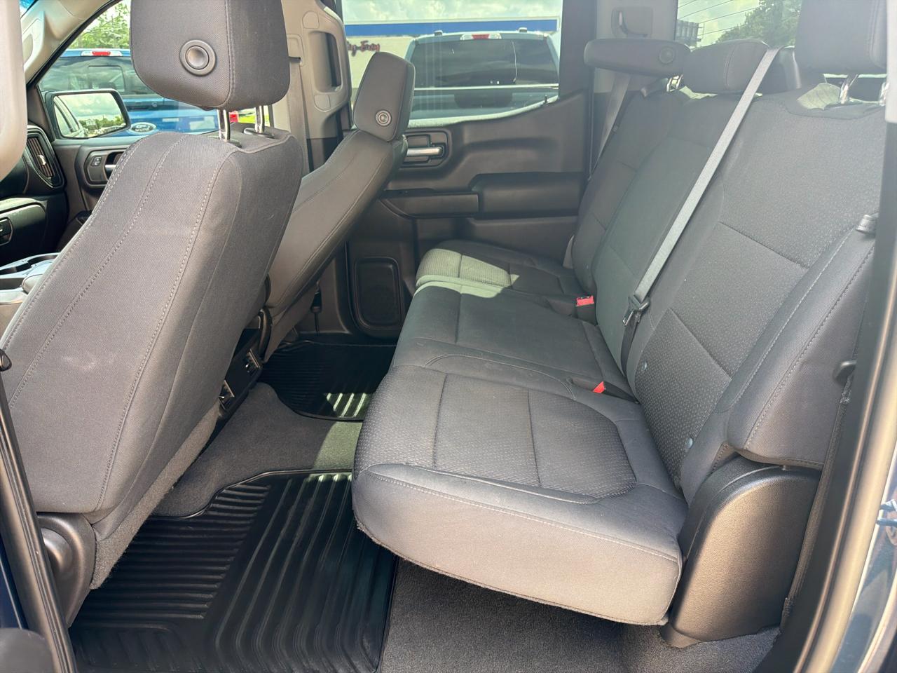 Chevrolet Silverado 1500 Custom Crew Cab 4WD SWB 2021