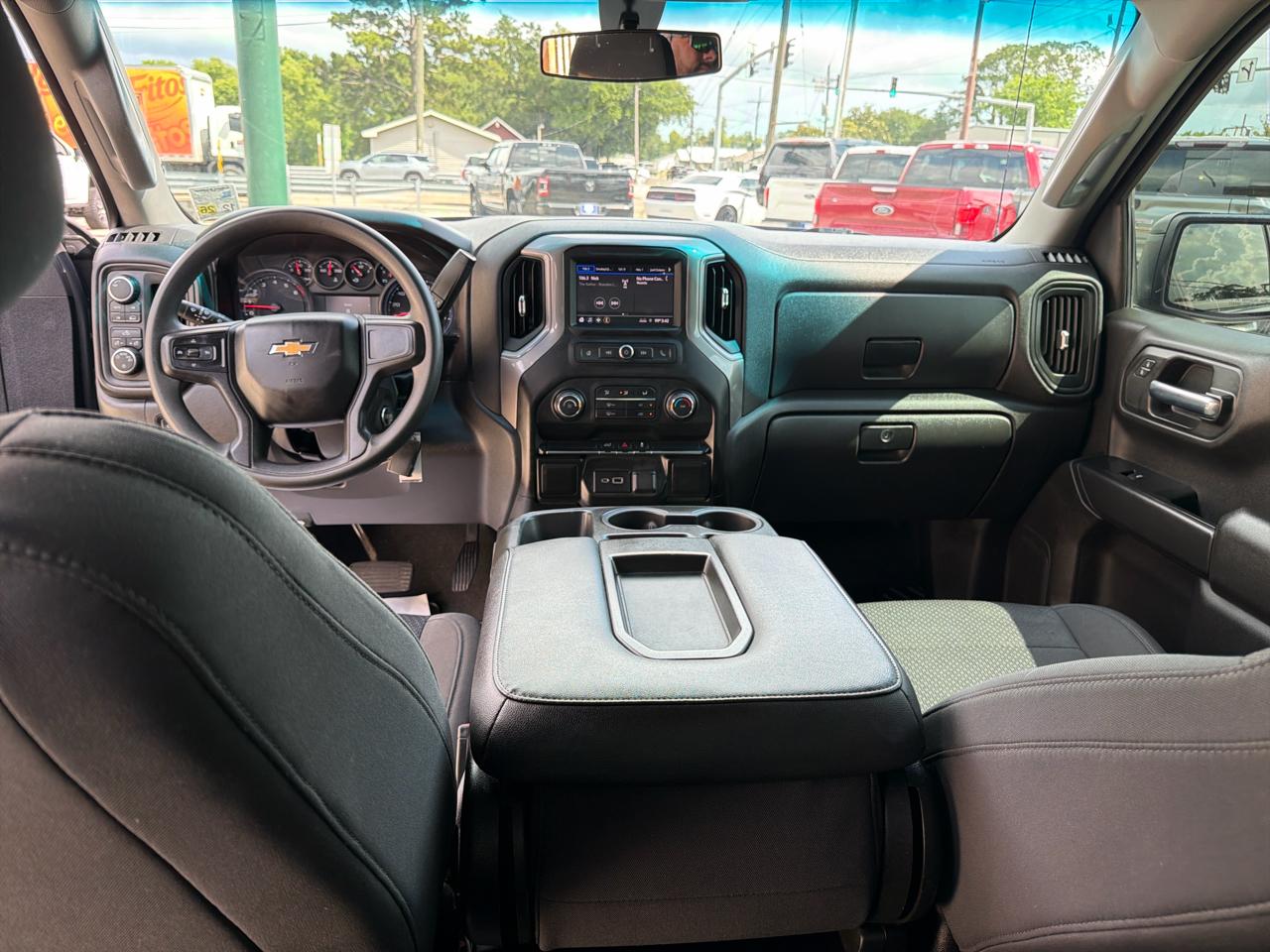 Chevrolet Silverado 1500 Custom Crew Cab 4WD SWB 2021