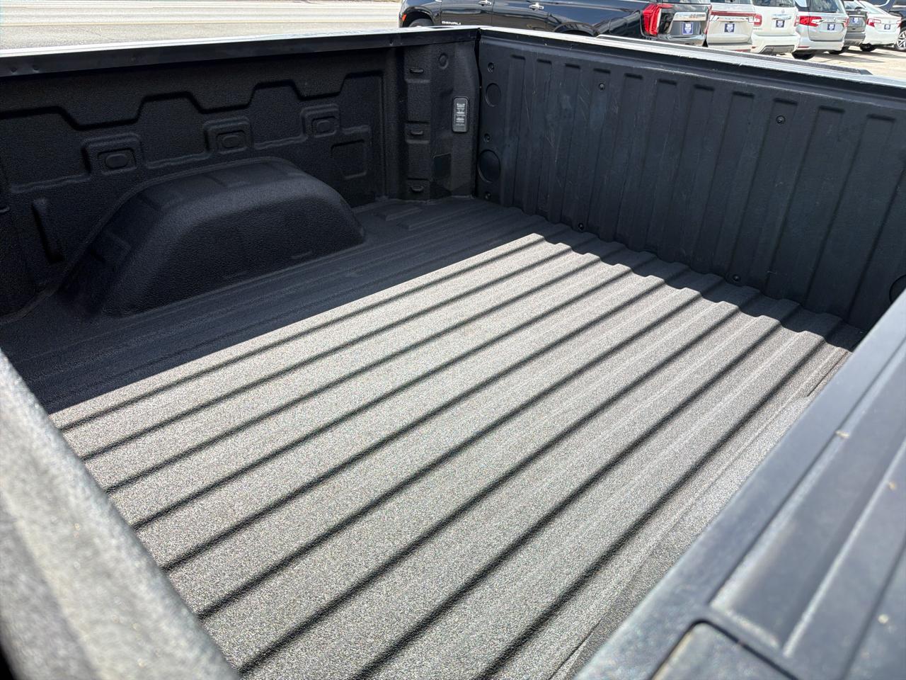 Chevrolet Silverado 1500 Custom Crew Cab 4WD SWB 2021