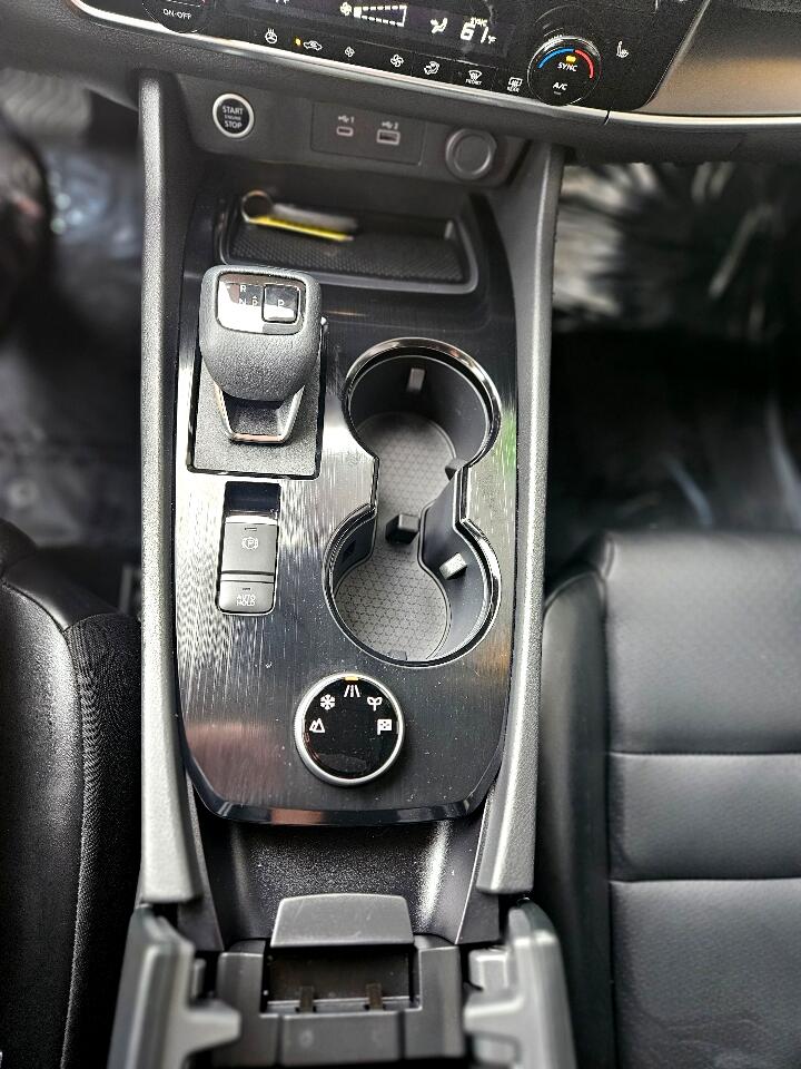 2022 Nissan Rogue SV photo 13