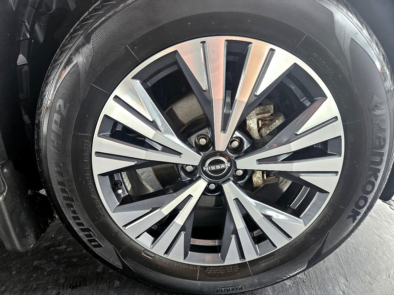 2022 Nissan Rogue SV photo 29