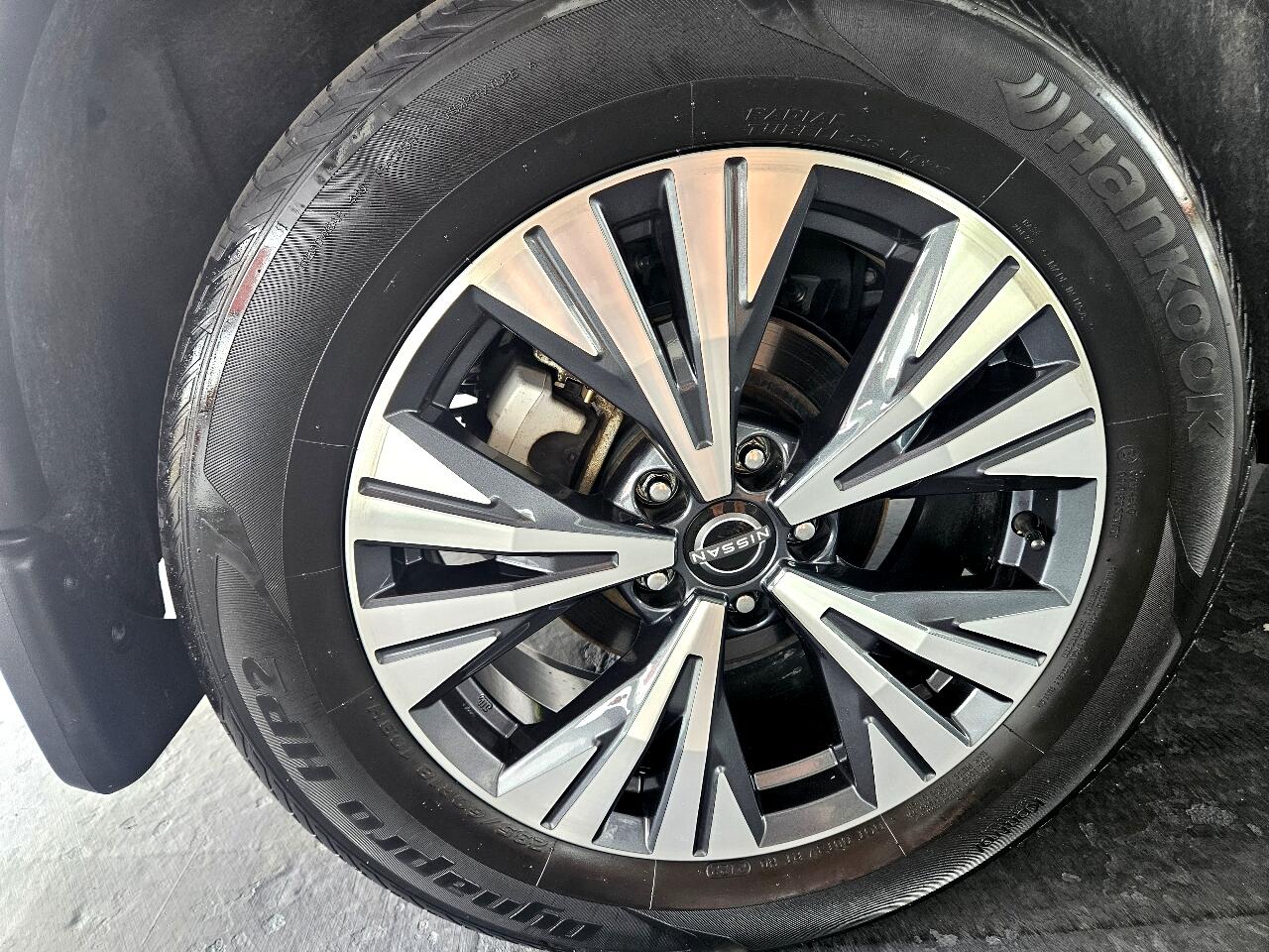 2022 Nissan Rogue SV photo 30