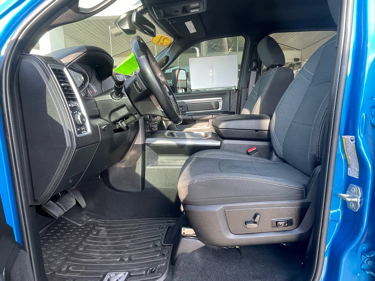 RAM 1500 Classic Warlock 4x4 Crew Cab 5'7" Box 2021