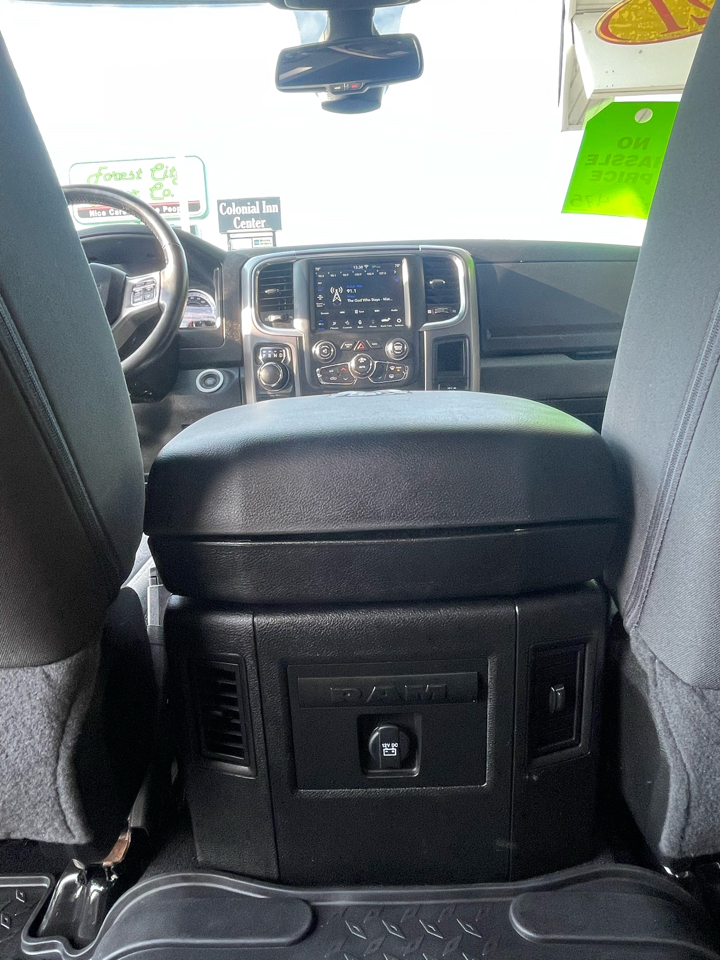 RAM 1500 Classic Warlock 4x4 Crew Cab 5'7" Box 2021