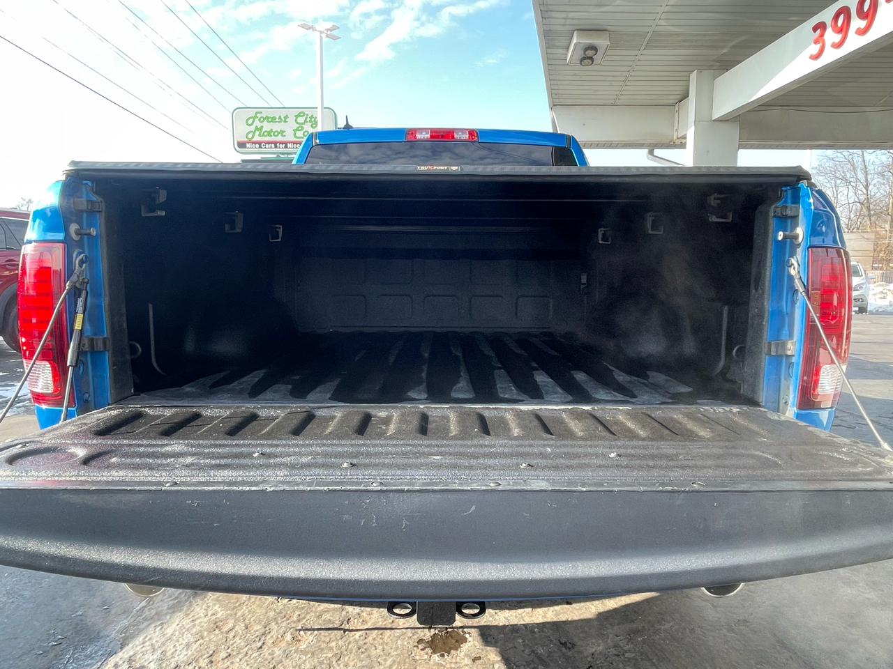 RAM 1500 Classic Warlock 4x4 Crew Cab 5'7" Box 2021