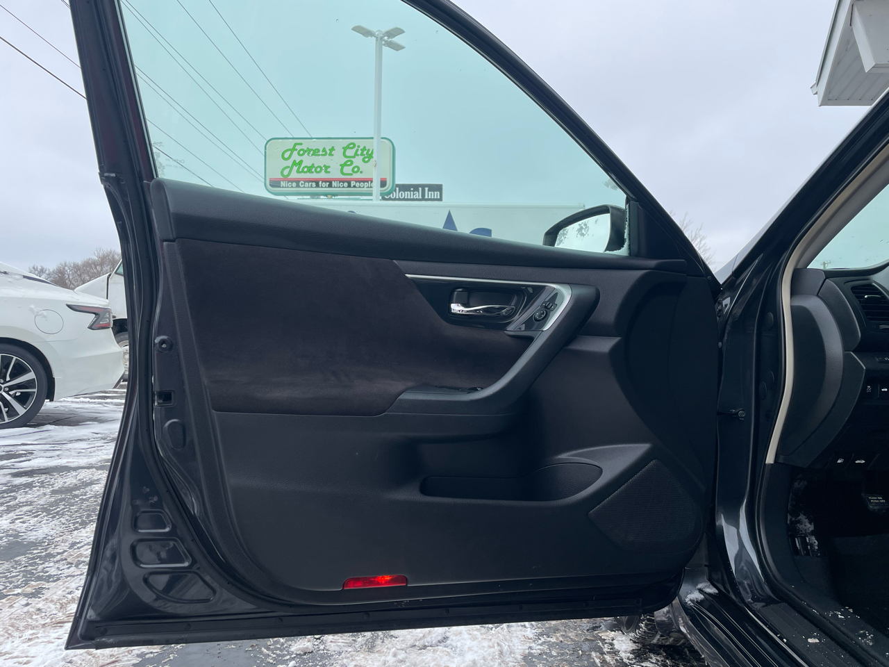 Nissan Altima 4dr Sdn I4 2.5 SV 2013