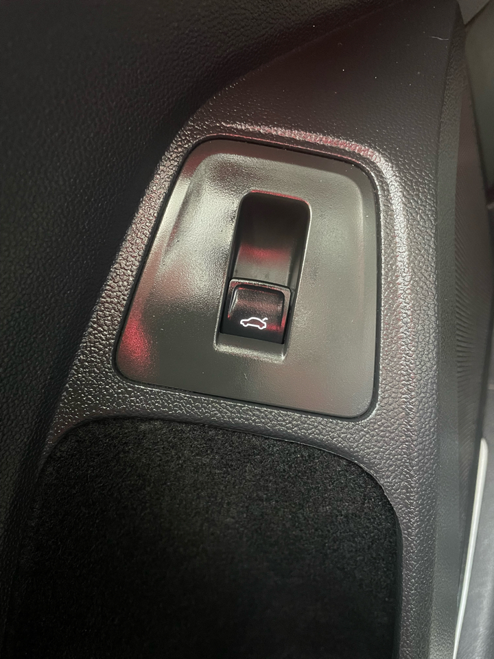 Volkswagen Tiguan 2.0T Wolfsburg Edition FWD 2024