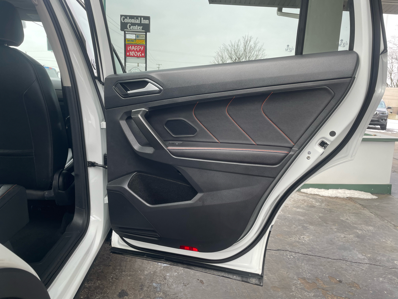 Volkswagen Tiguan 2.0T Wolfsburg Edition FWD 2024