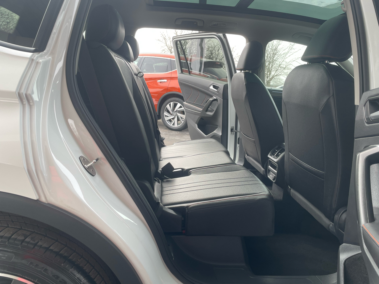 Volkswagen Tiguan 2.0T Wolfsburg Edition FWD 2024