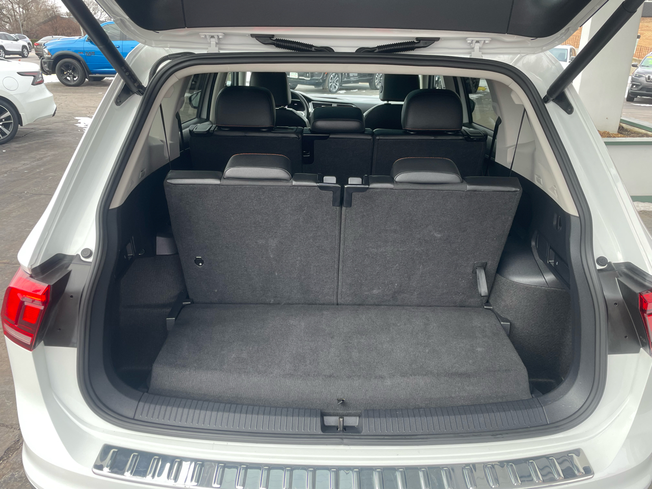 Volkswagen Tiguan 2.0T Wolfsburg Edition FWD 2024