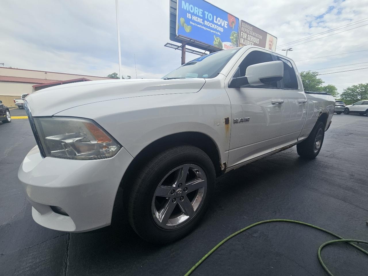Dodge Ram 1500 4WD Quad Cab 140.5" Sport 2010