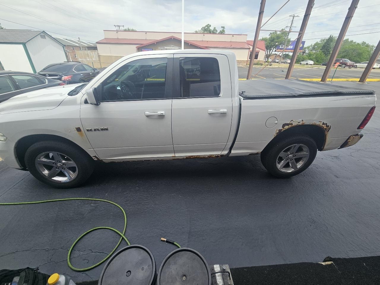 Dodge Ram 1500 4WD Quad Cab 140.5" Sport 2010