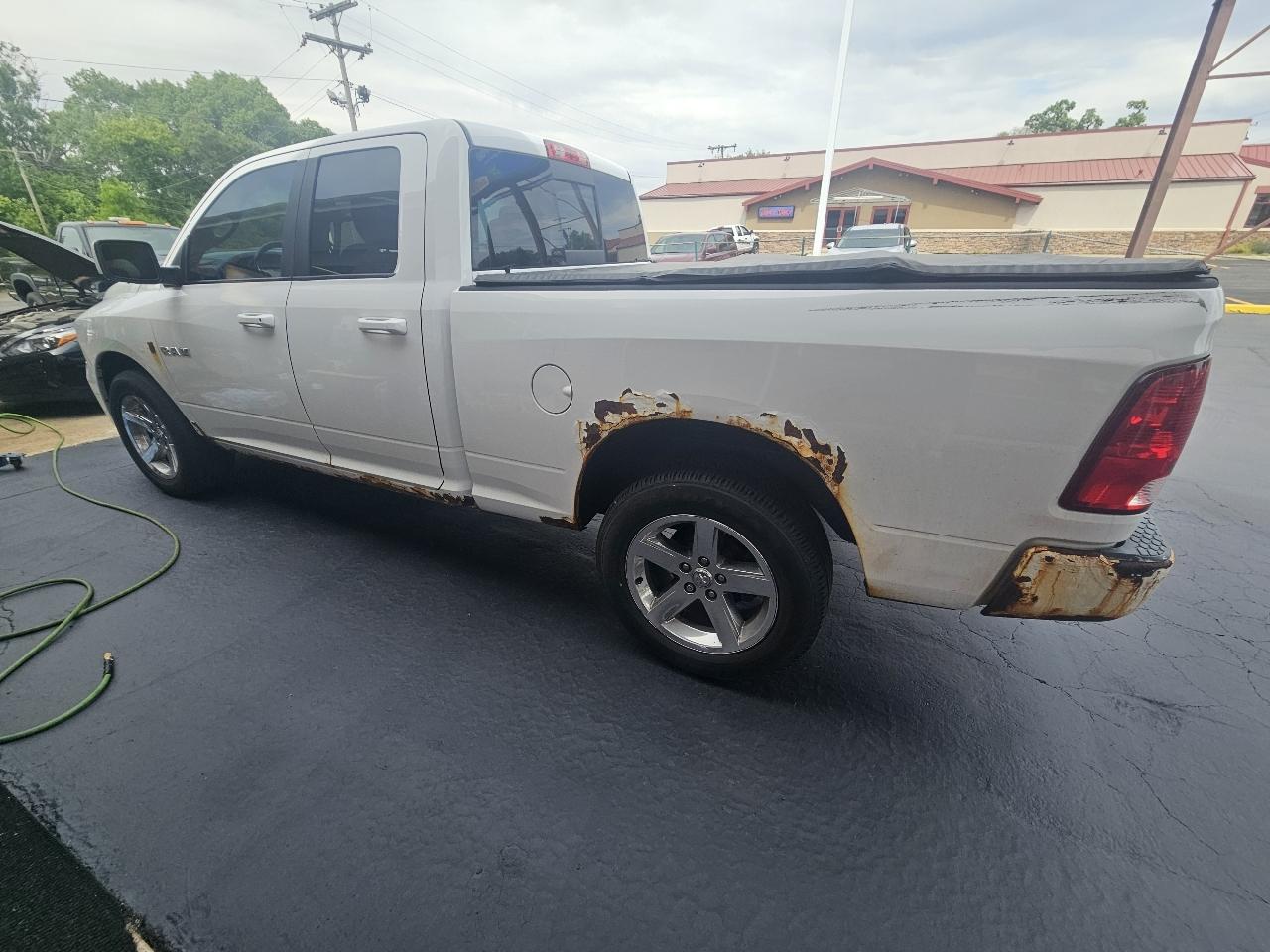 Dodge Ram 1500 4WD Quad Cab 140.5" Sport 2010