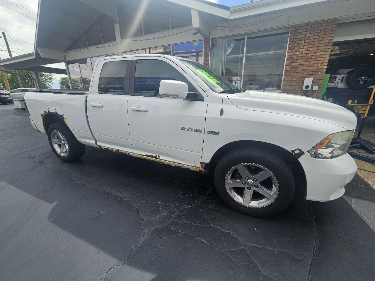 Dodge Ram 1500 4WD Quad Cab 140.5" Sport 2010