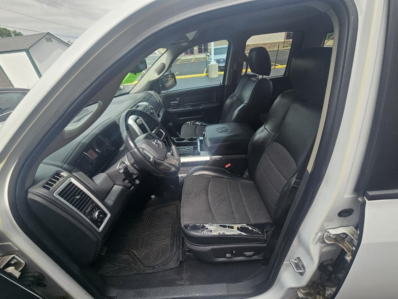 Dodge Ram 1500 4WD Quad Cab 140.5" Sport 2010