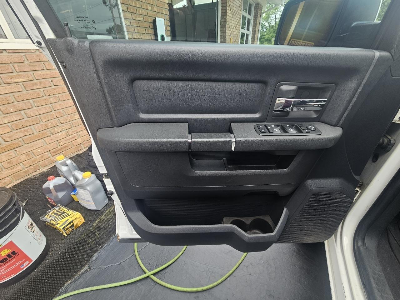 Dodge Ram 1500 4WD Quad Cab 140.5" Sport 2010